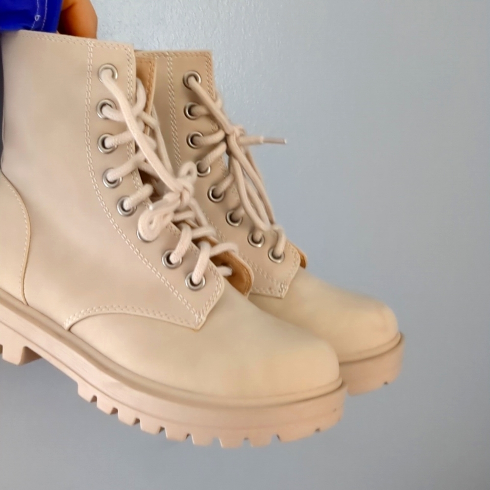 Women's fall boots